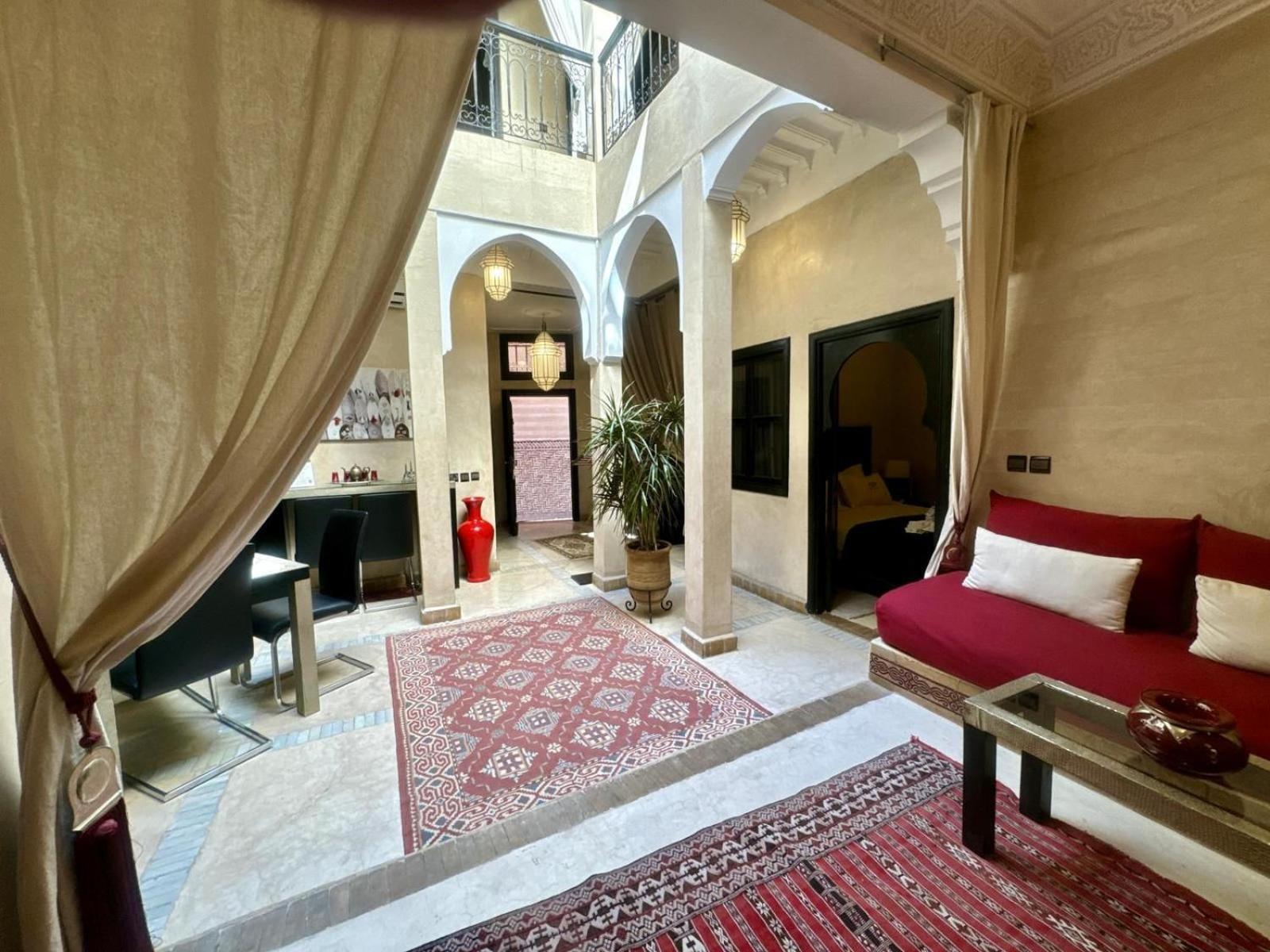 Riad Art De Vivre Avec Jacuzzi Marrakesh Exterior photo