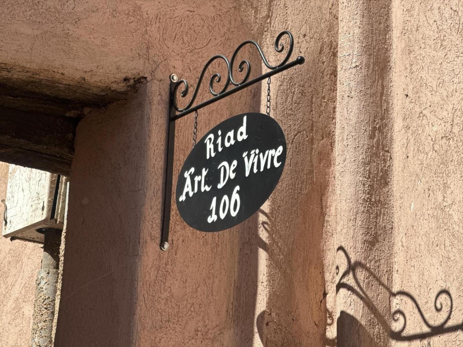 Riad Art De Vivre Avec Jacuzzi Marrakesh Exterior photo