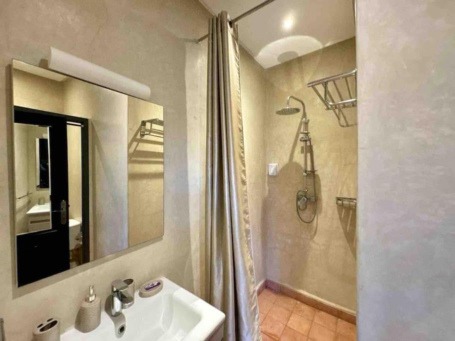 Riad Art De Vivre Avec Jacuzzi Marrakesh Exterior photo