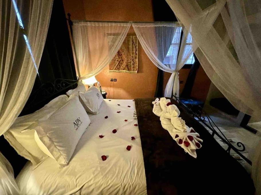 Riad Art De Vivre Avec Jacuzzi Marrakesh Exterior photo