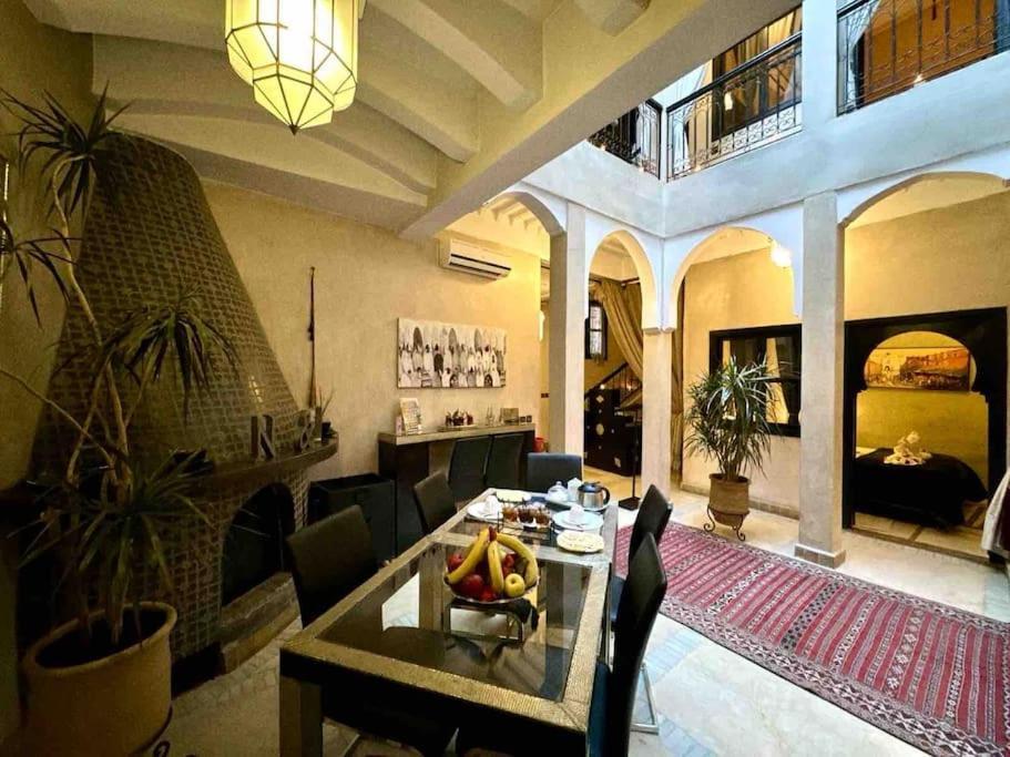 Riad Art De Vivre Avec Jacuzzi Marrakesh Exterior photo