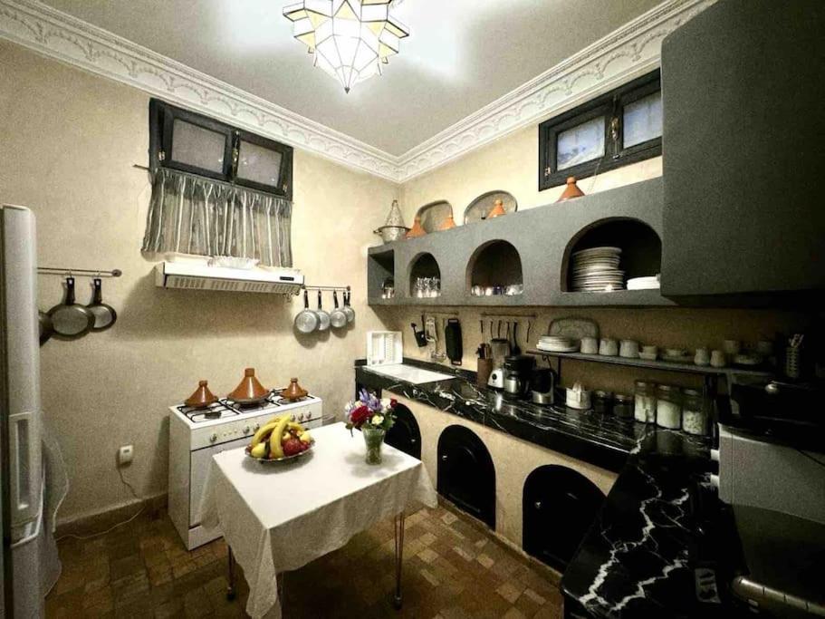 Riad Art De Vivre Avec Jacuzzi Marrakesh Exterior photo