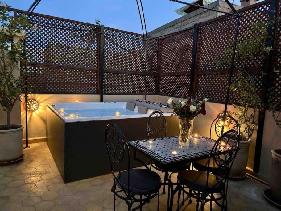 Riad Art De Vivre Avec Jacuzzi Marrakesh Exterior photo